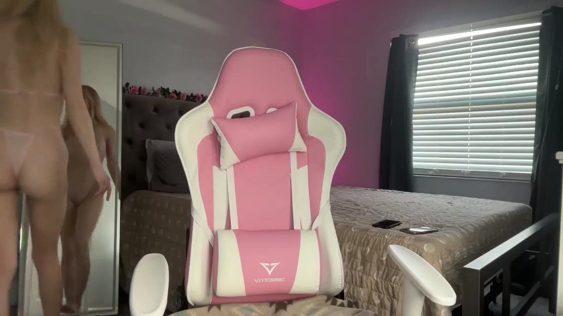 Gallery image thumbnail from StellaRose's myfreecams stream on, 01/27/2025, 19:59 image 14 of 20