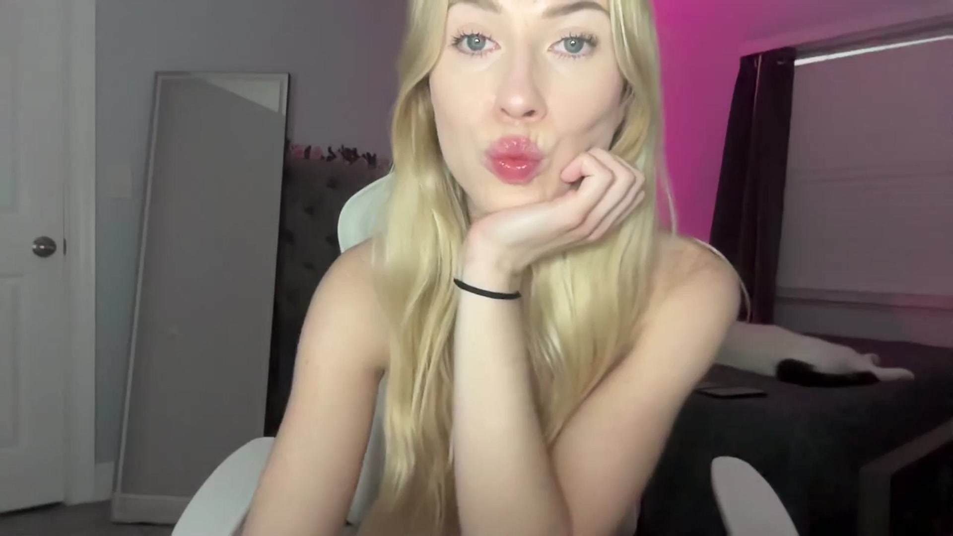 Gallery image thumbnail from StellaRose's myfreecams stream on, 01/30/2025, 23:29 image 18 of 20
