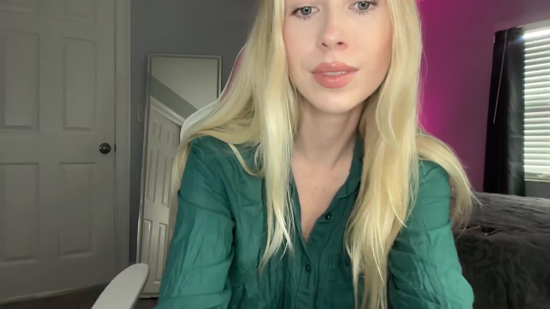 Gallery image thumbnail from StellaRose's myfreecams stream on, 02/02/2025, 19:57 image 20 of 20