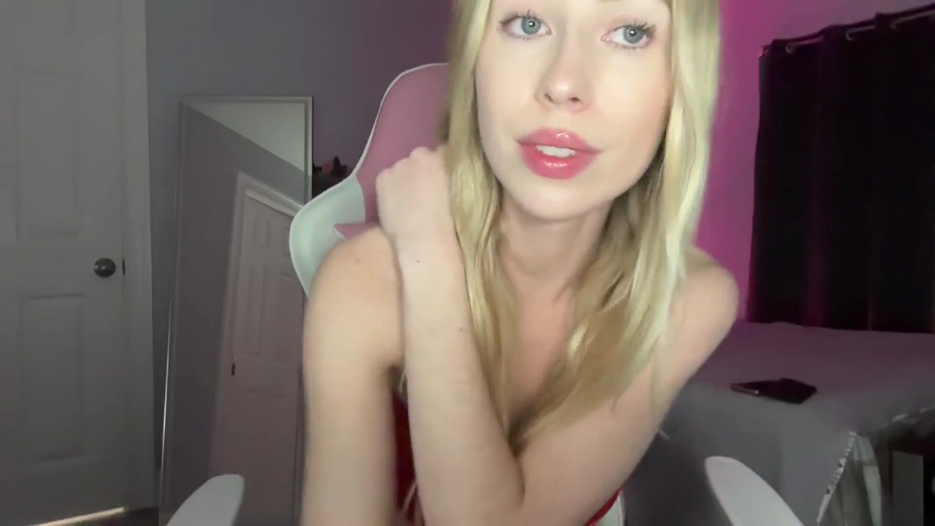 Gallery image thumbnail from StellaRose's myfreecams stream on, 02/18/2025, 01:11 image 8 of 20