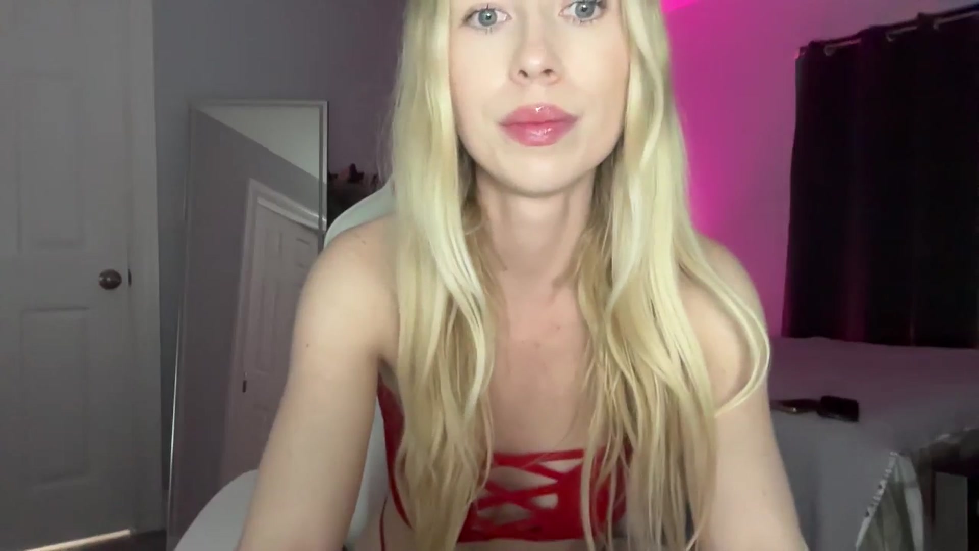 Gallery image thumbnail from StellaRose's myfreecams stream on, 02/18/2025, 01:11 image 5 of 20