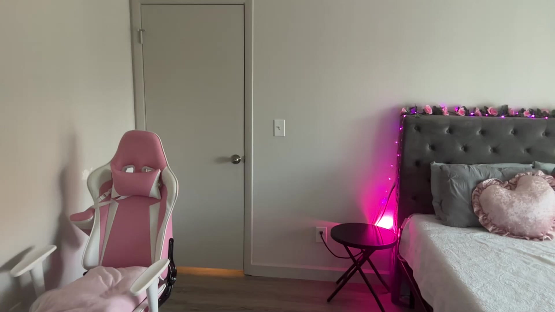 Gallery image thumbnail from StellaRose's myfreecams stream on, 04/15/2025, 22:21 image 15 of 20