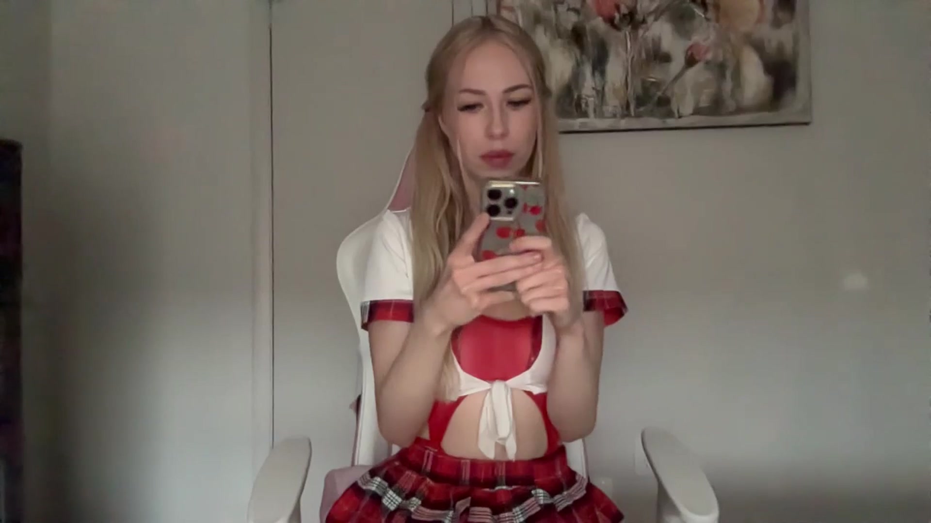 Gallery image thumbnail from StellaRose's myfreecams stream on, 05/24/2025, 24:45 image 13 of 20