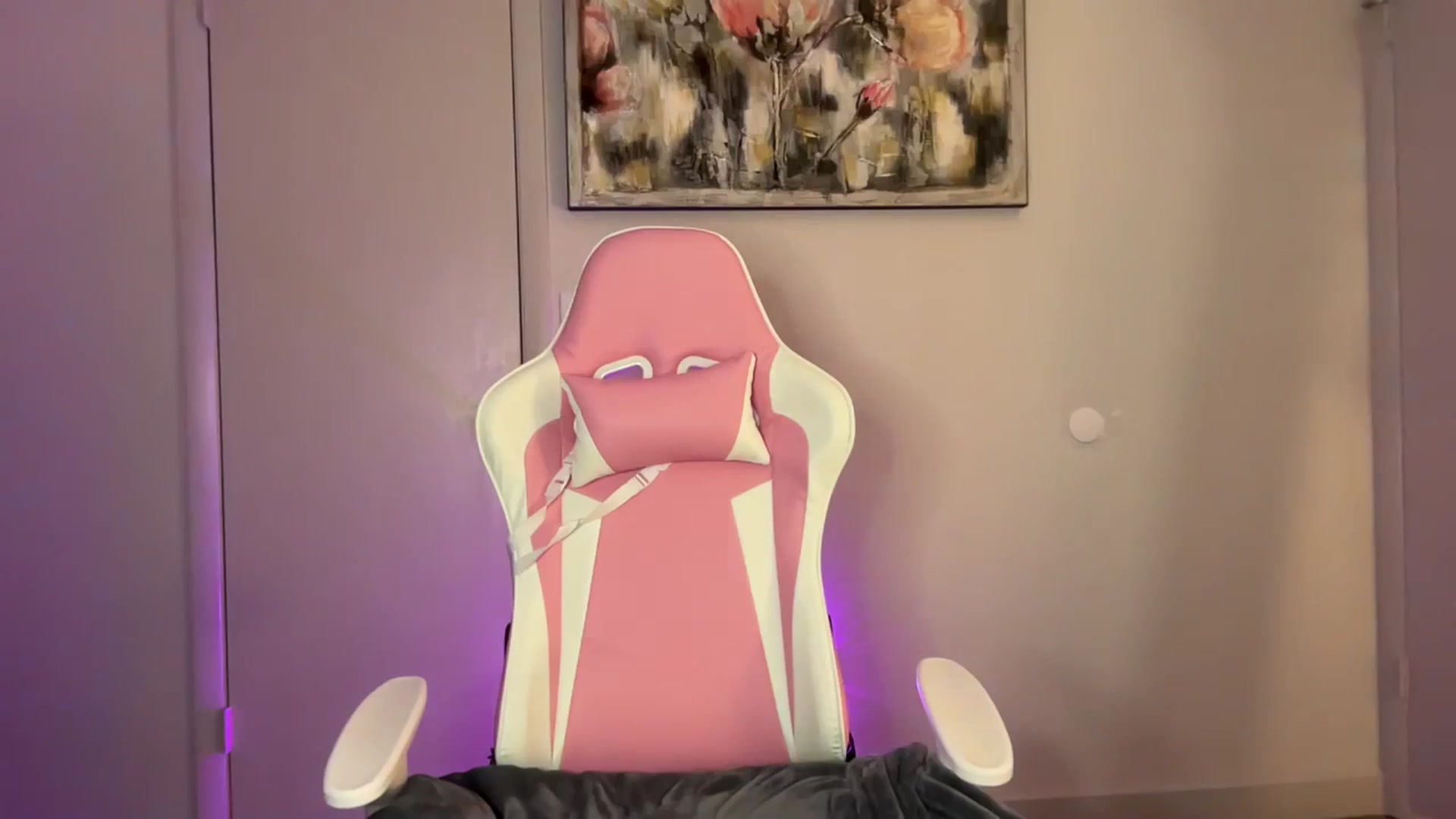 Gallery image thumbnail from StellaRose's myfreecams stream on, 08/05/2025, 01:17 image 4 of 20