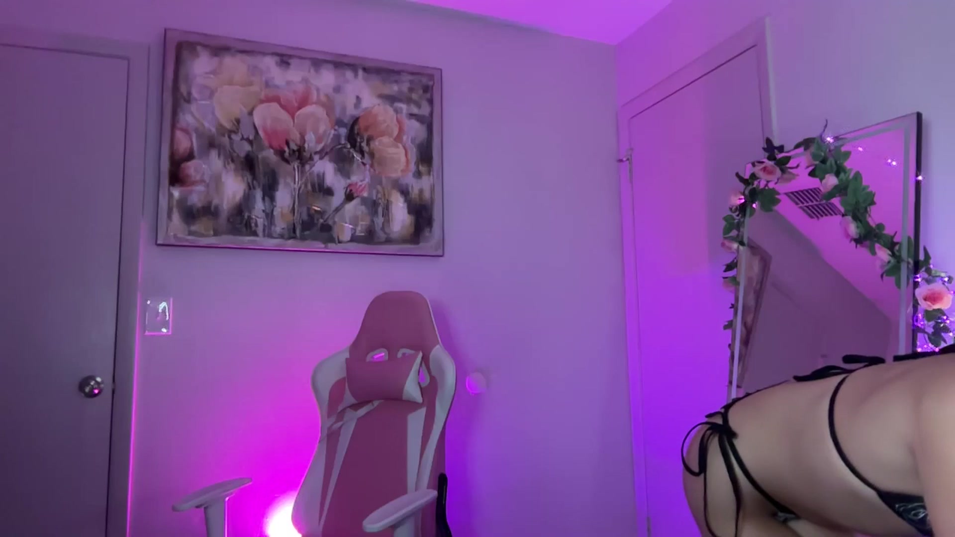 Gallery image thumbnail from StellaRose's myfreecams stream on, 08/07/2025, 03:39 image 6 of 20