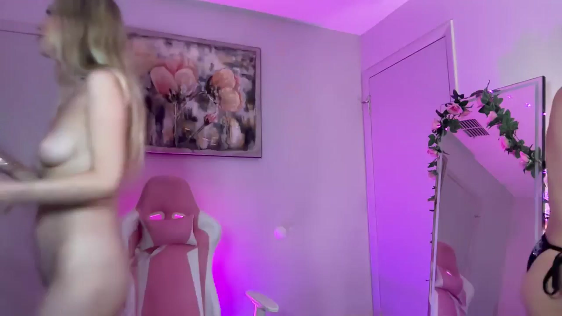 Gallery image thumbnail from StellaRose's myfreecams stream on, 08/07/2025, 04:33 image 1 of 20
