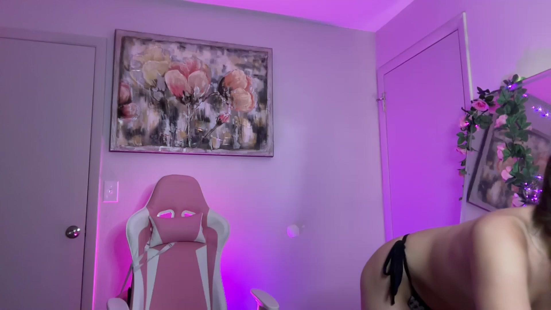 Gallery image thumbnail from StellaRose's myfreecams stream on, 08/07/2025, 05:36 image 10 of 20
