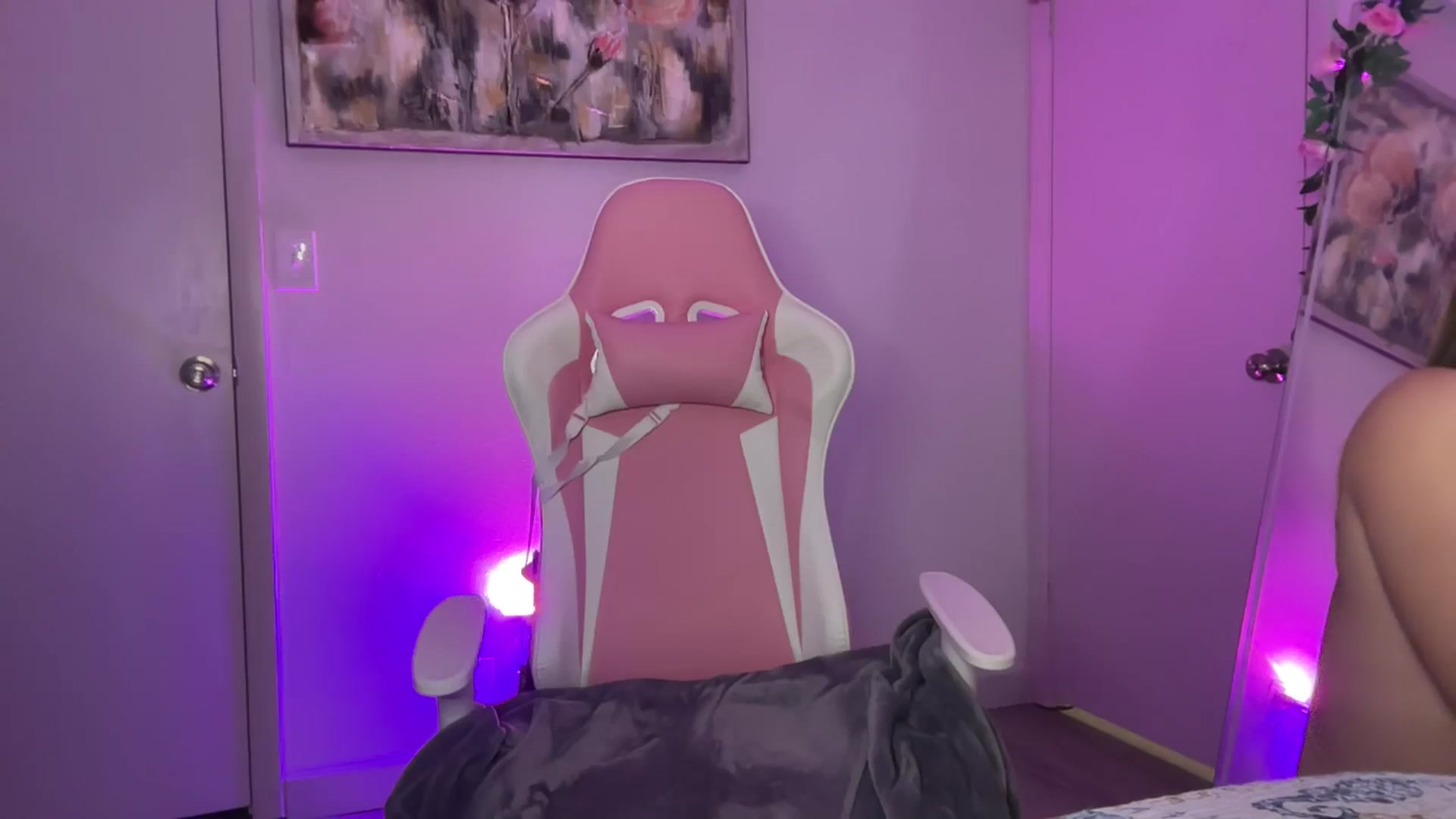 Gallery image thumbnail from StellaRose's myfreecams stream on, 08/13/2025, 03:31 image 2 of 20