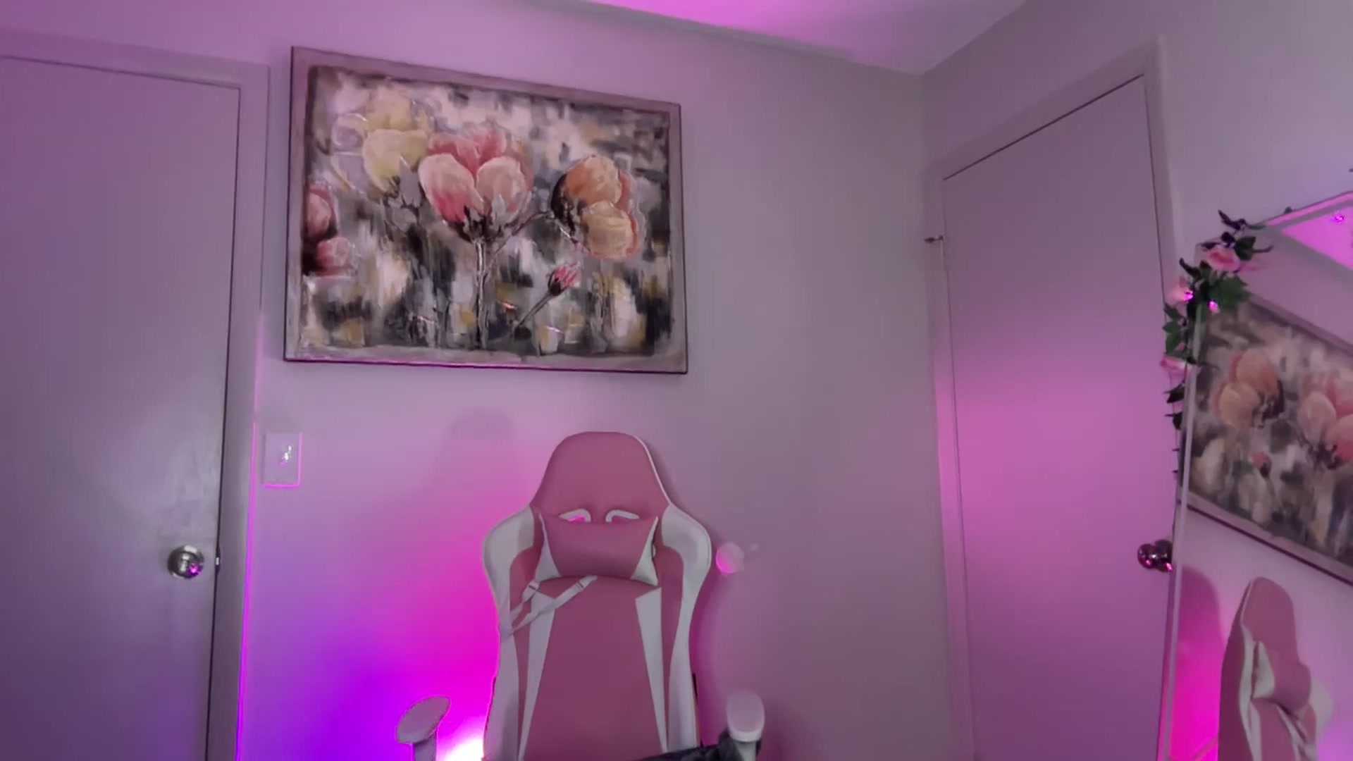 Gallery image thumbnail from StellaRose's myfreecams stream on, 08/13/2025, 03:31 image 17 of 20