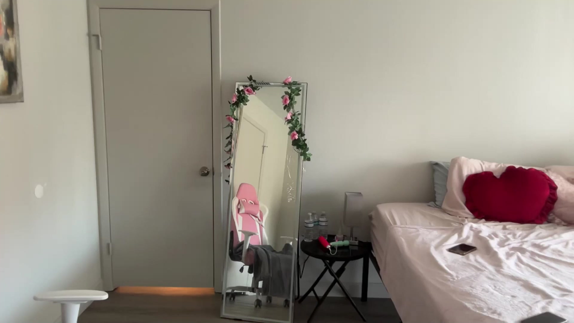 Gallery image thumbnail from StellaRose's myfreecams stream on, 08/19/2025, 24:04 image 5 of 20