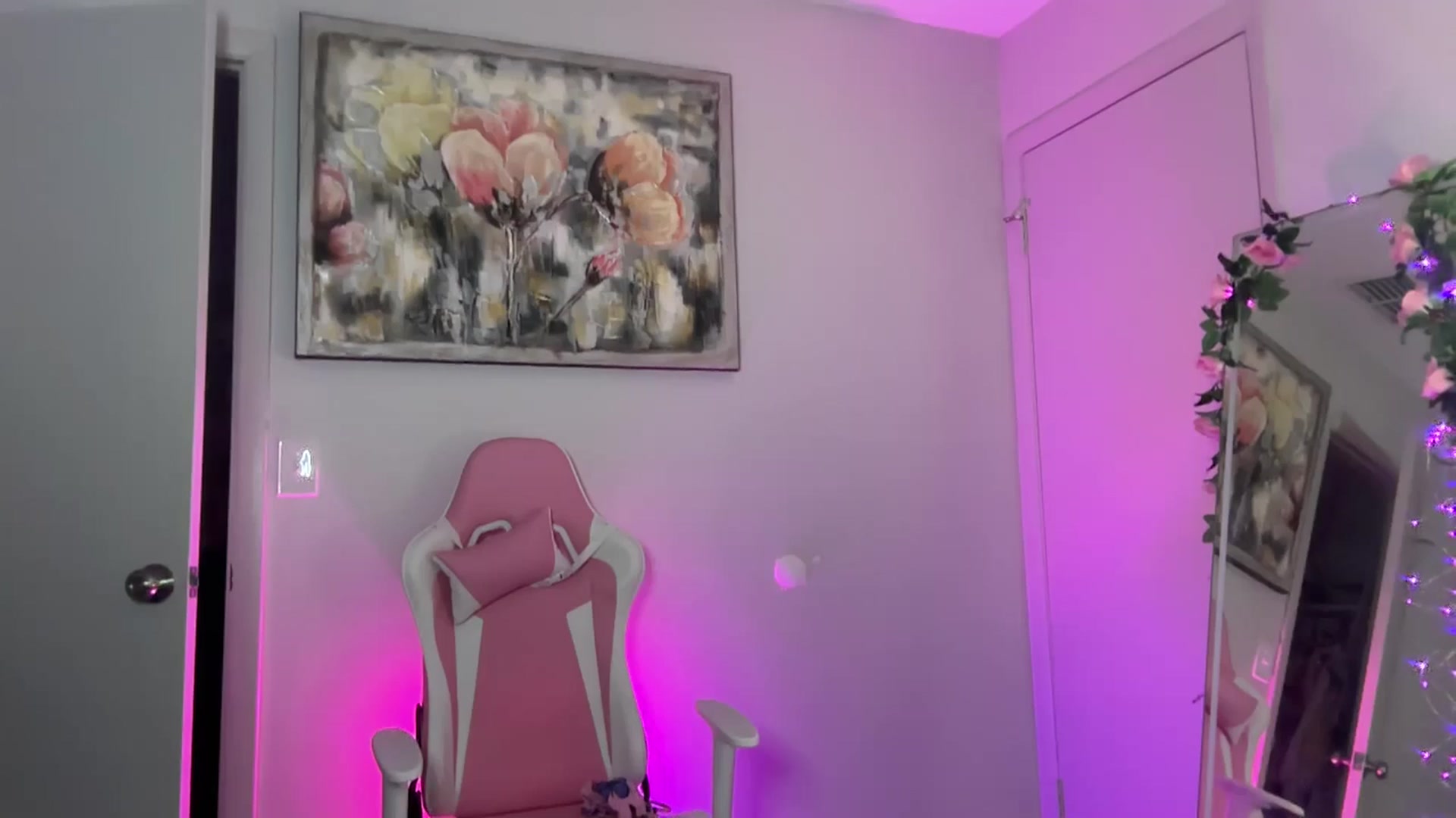 Gallery image thumbnail from StellaRose's myfreecams stream on, 09/03/2025, 06:09 image 6 of 20