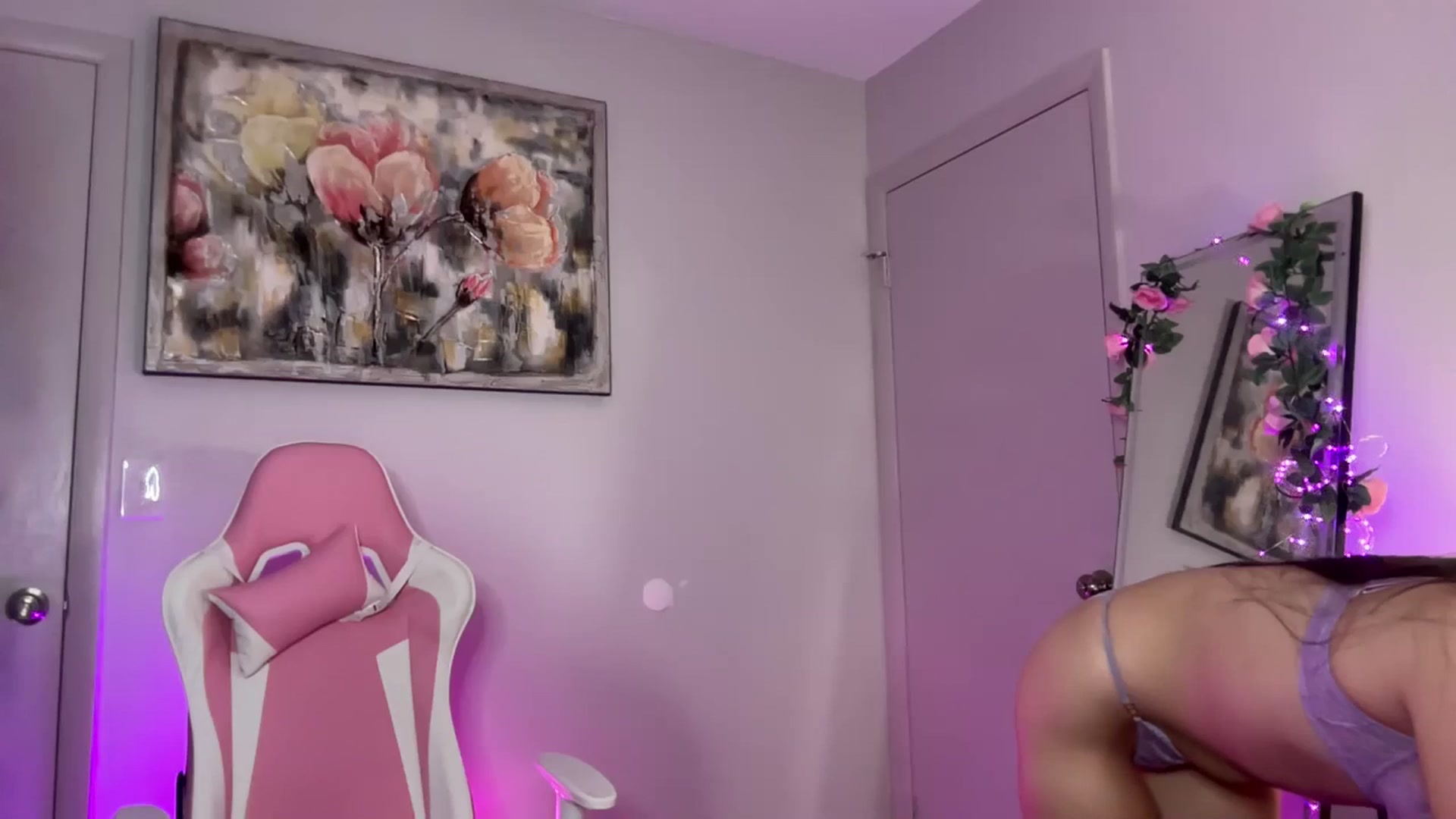Gallery image thumbnail from StellaRose's myfreecams stream on, 09/10/2025, 24:22 image 5 of 20