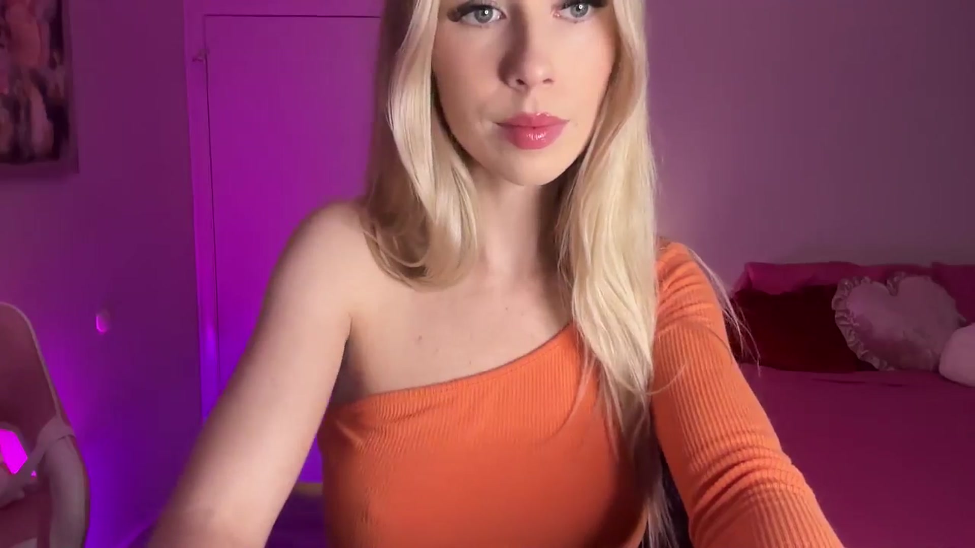 Gallery image thumbnail from StellaRose's myfreecams stream on, 09/13/2025, 23:56 image 9 of 20