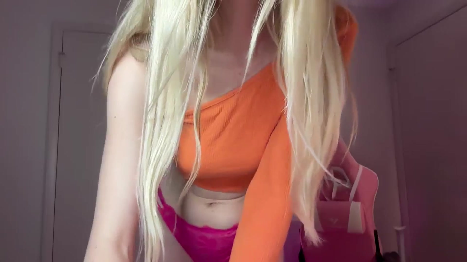 Gallery image thumbnail from StellaRose's myfreecams stream on, 09/30/2025, 04:51 image 12 of 20