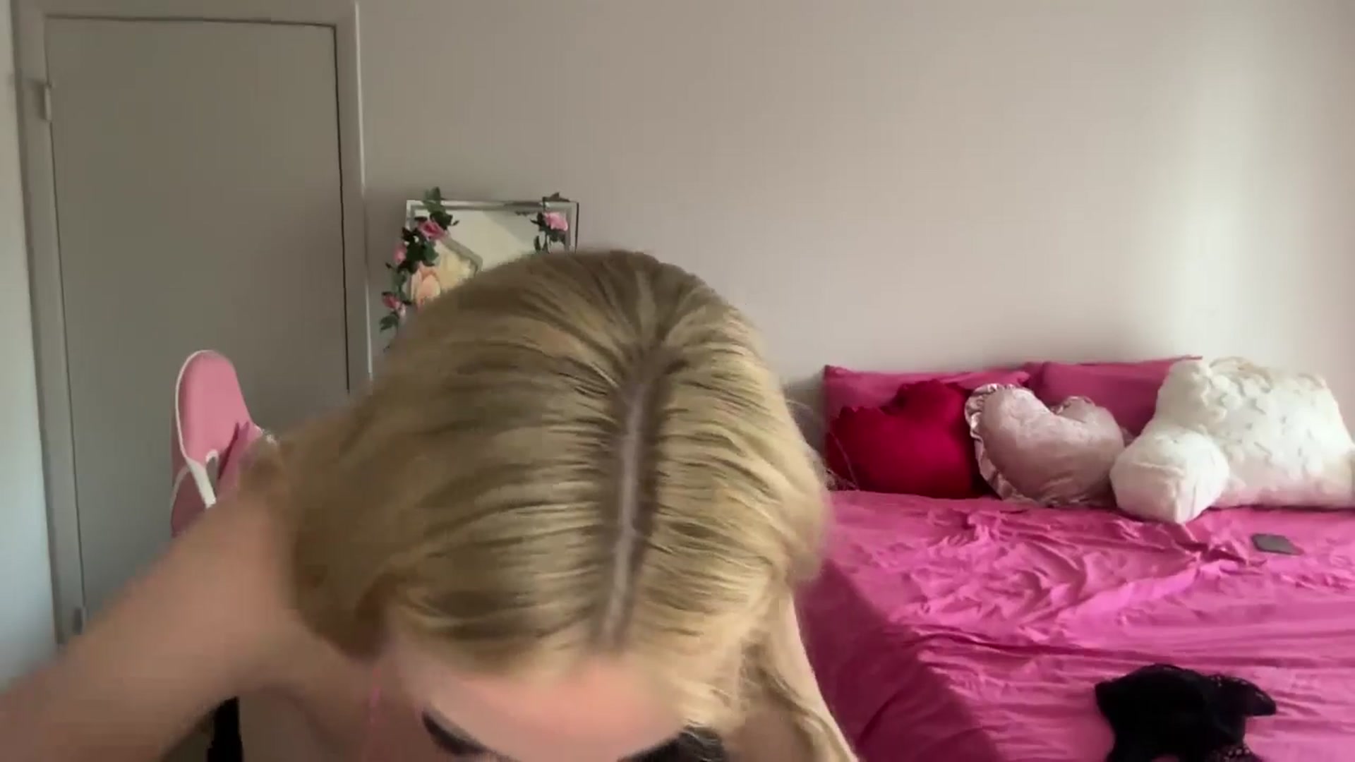 Gallery image thumbnail from StellaRose's myfreecams stream on, 10/06/2025, 22:25 image 7 of 20