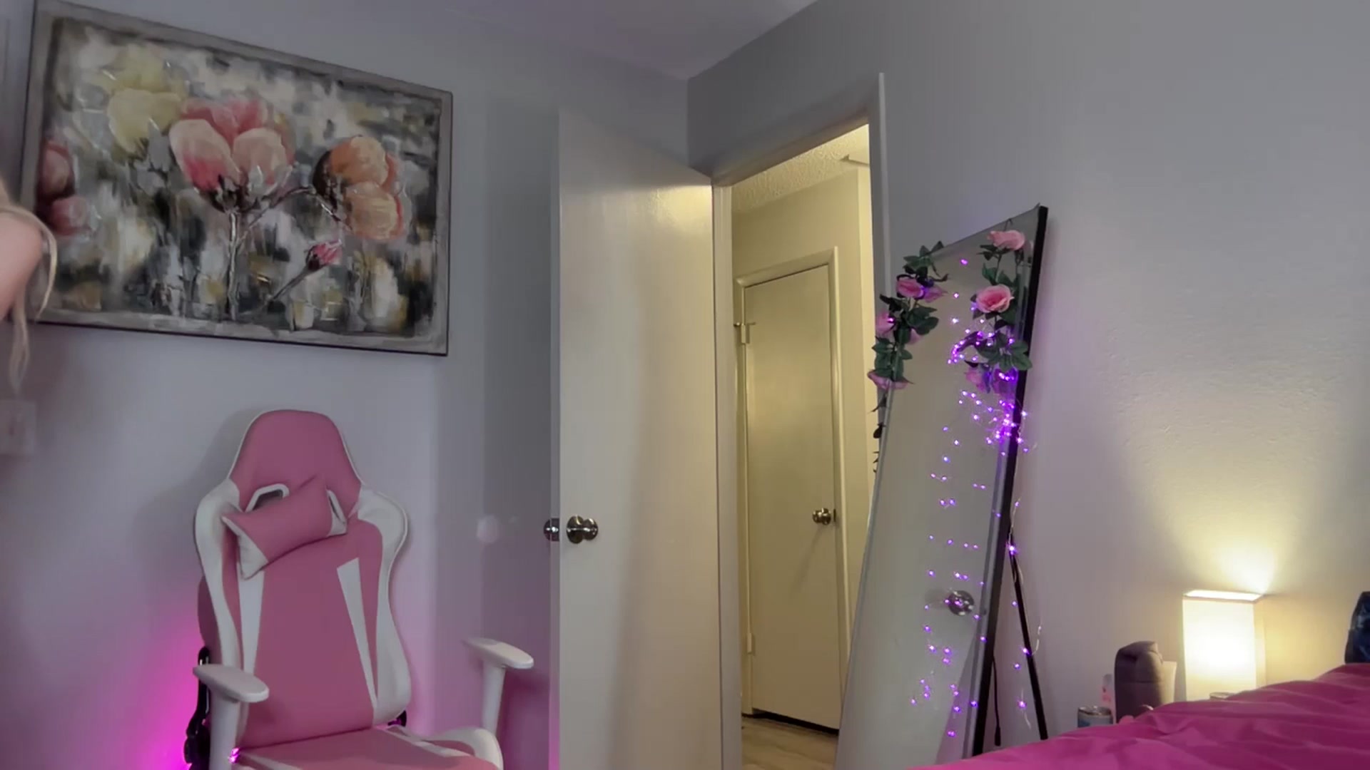 Gallery image thumbnail from StellaRose's myfreecams stream on, 10/08/2025, 05:08 image 11 of 20