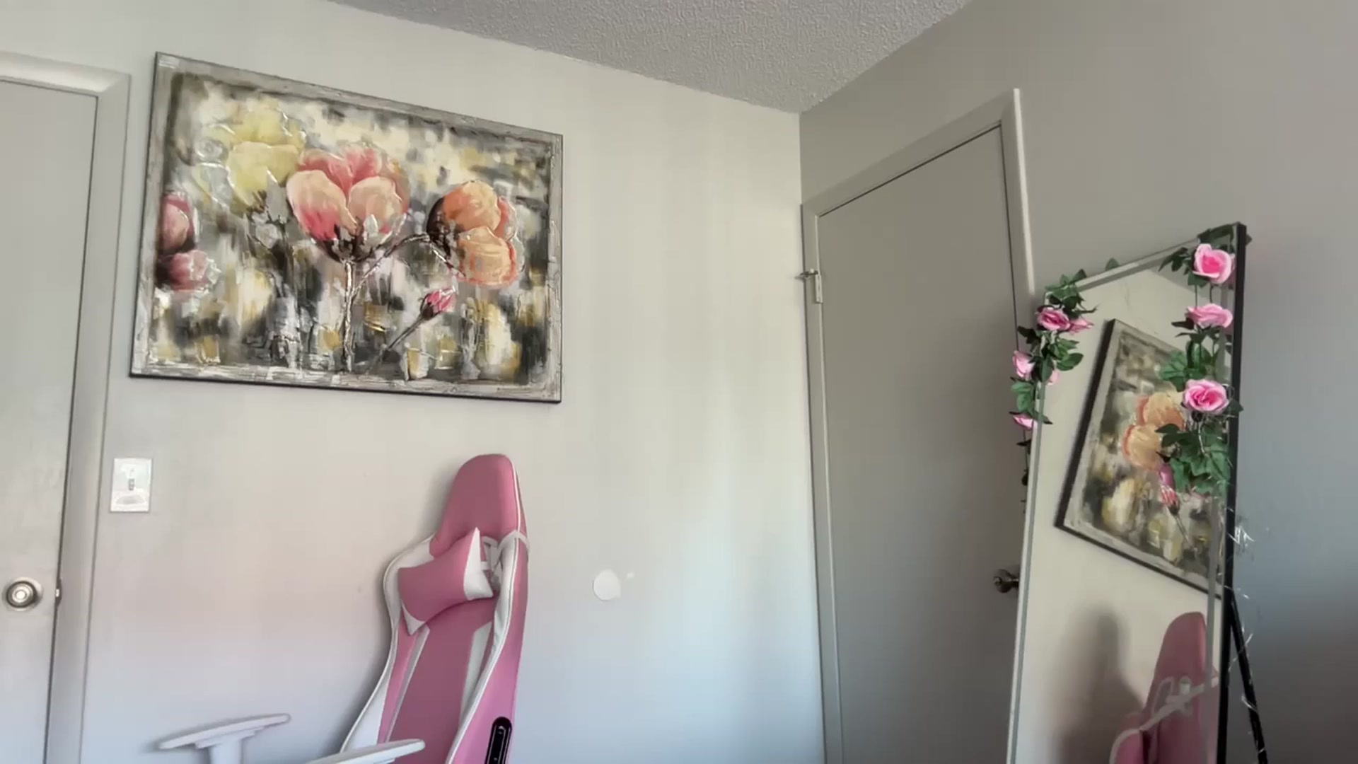 Gallery image thumbnail from StellaRose's myfreecams stream on, 10/28/2025, 21:09 image 4 of 20
