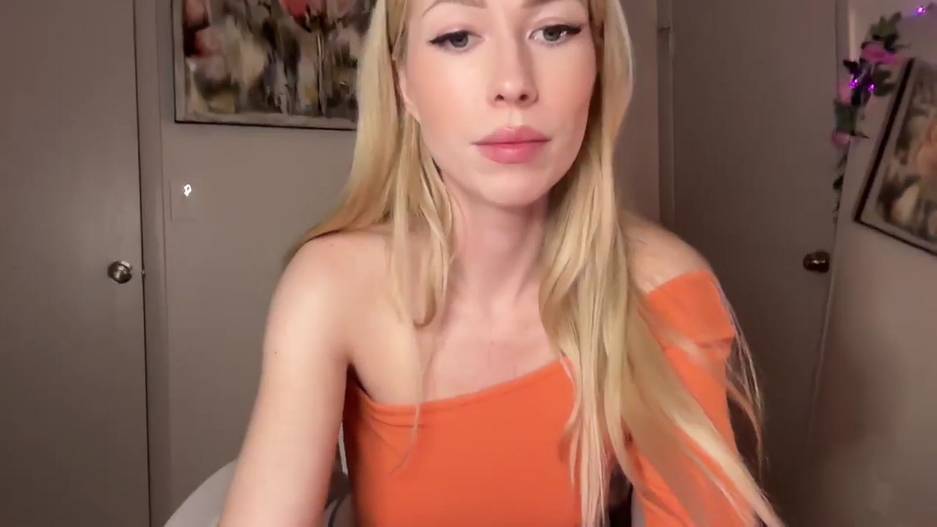 Gallery image thumbnail from StellaRose's myfreecams stream on, 11/02/2025, 01:59 image 9 of 20