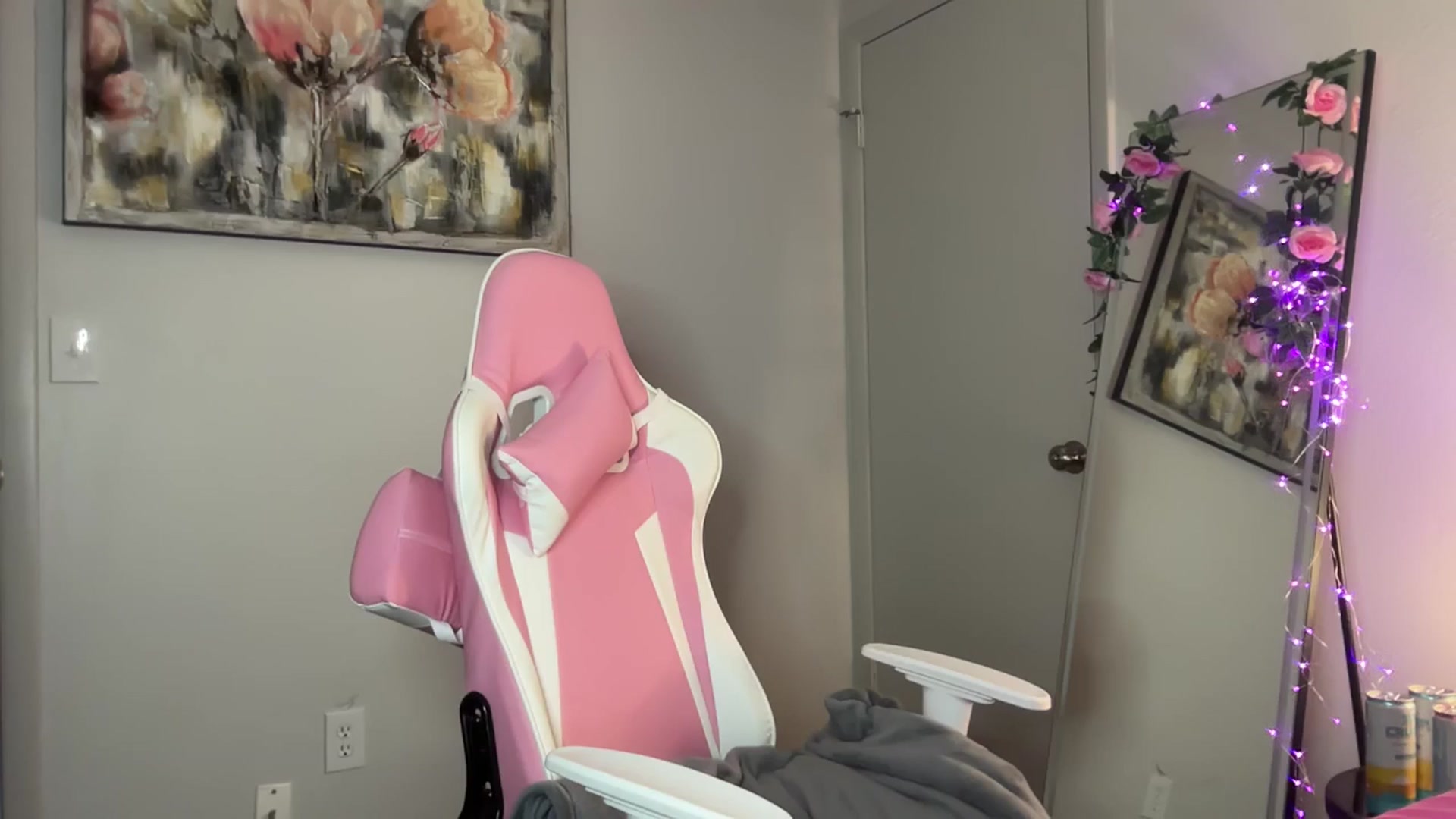 Gallery image thumbnail from StellaRose's myfreecams stream on, 11/02/2025, 03:32 image 16 of 20