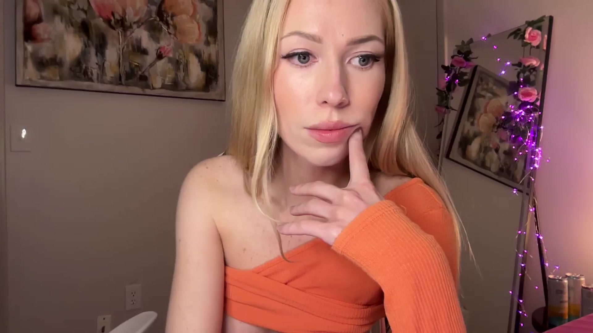 Gallery image thumbnail from StellaRose's myfreecams stream on, 11/02/2025, 03:32 image 14 of 20