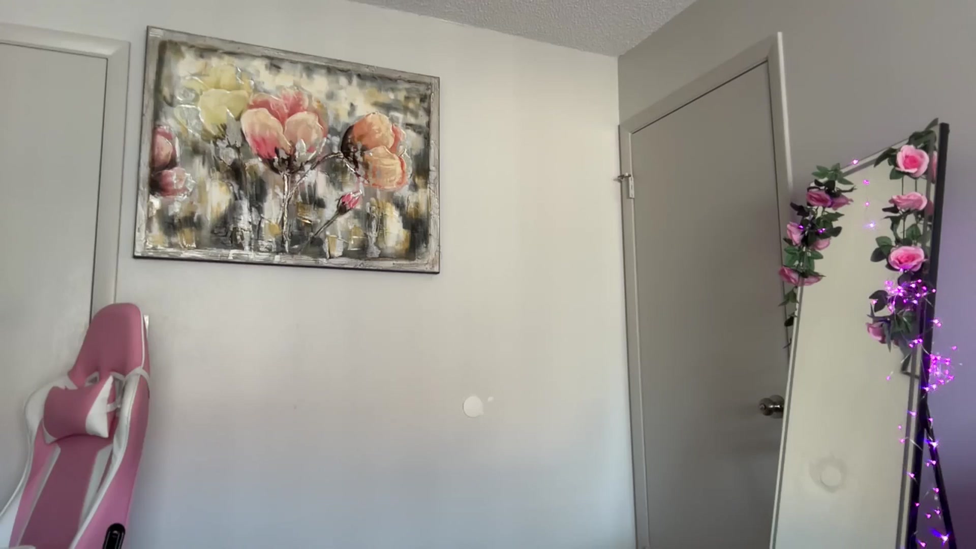 Gallery image thumbnail from StellaRose's myfreecams stream on, 11/17/2025, 21:18 image 13 of 20