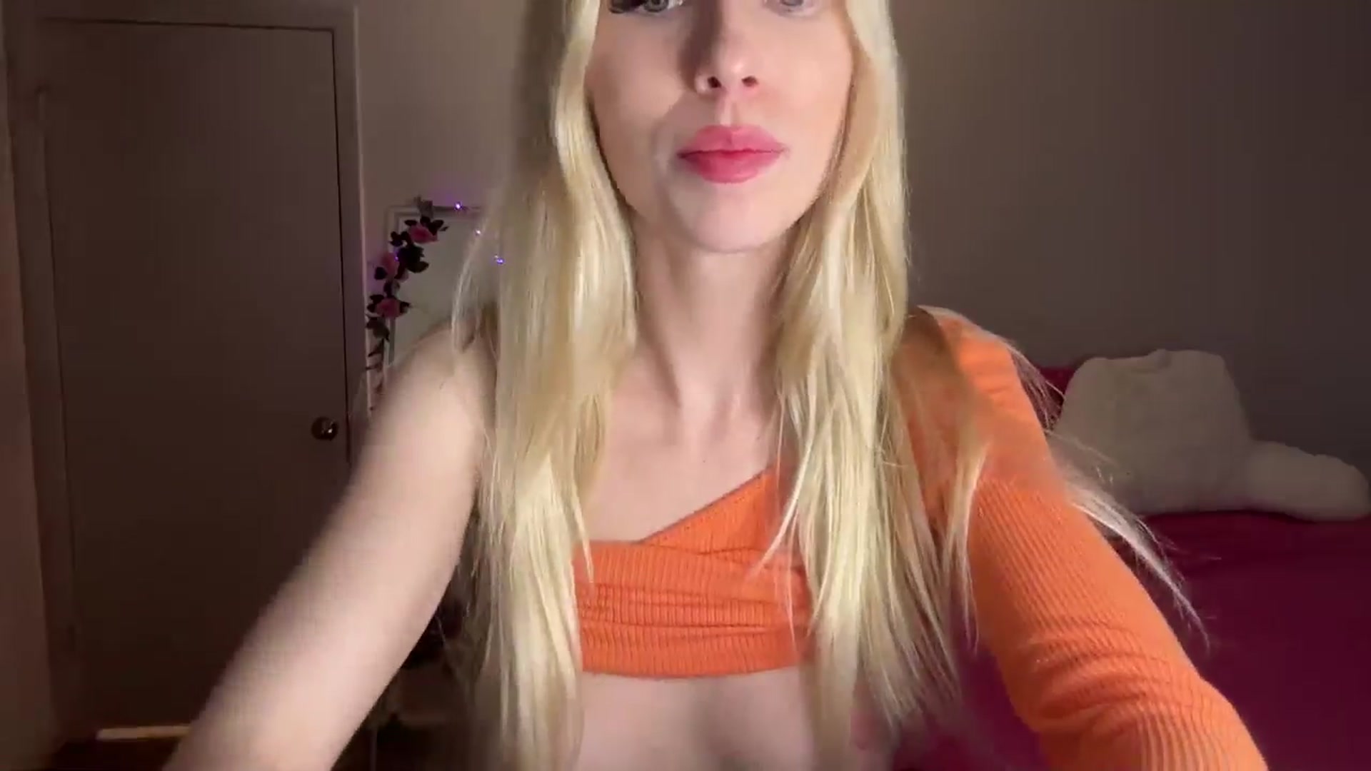Gallery image thumbnail from StellaRose's myfreecams stream on, 12/03/2025, 02:21 image 4 of 20