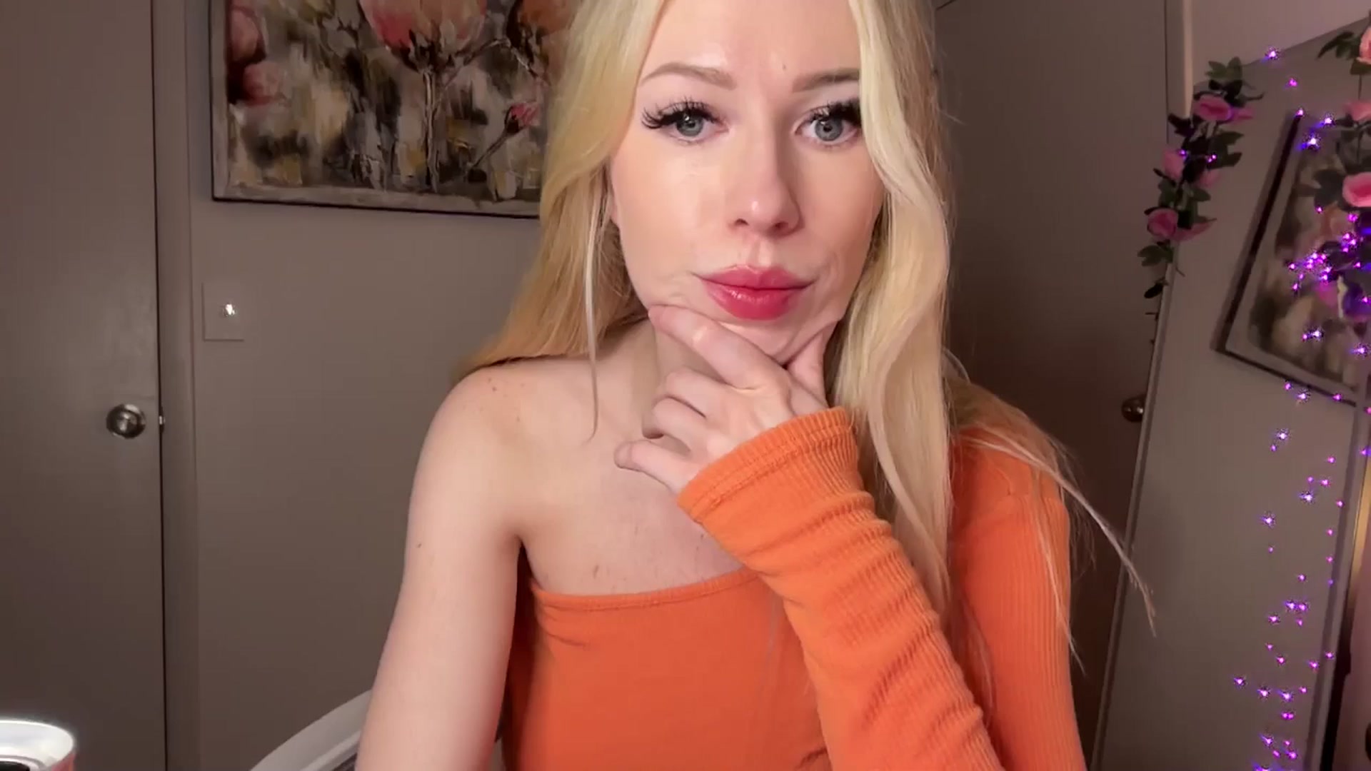 Gallery image thumbnail from StellaRose's myfreecams stream on, 12/03/2025, 02:21 image 1 of 20