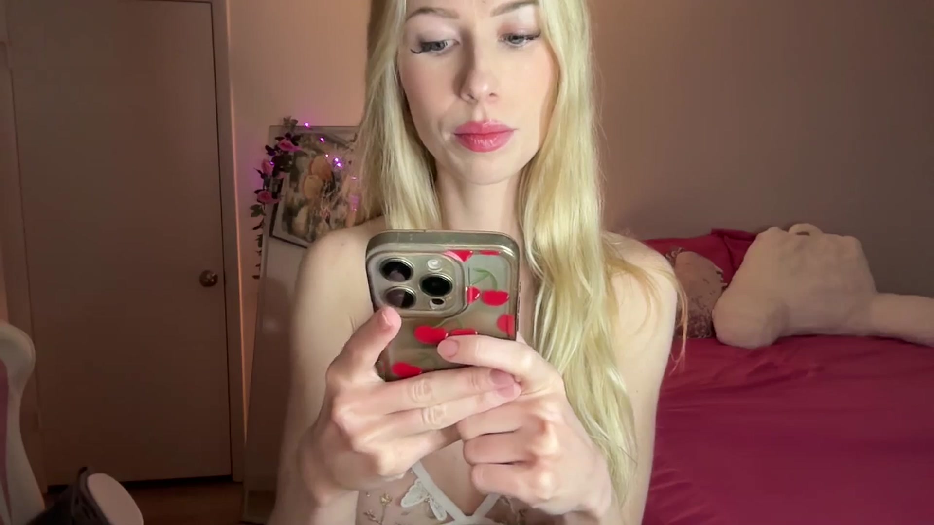 Gallery image thumbnail from StellaRose's myfreecams stream on, 12/22/2025, 24:13 image 20 of 20