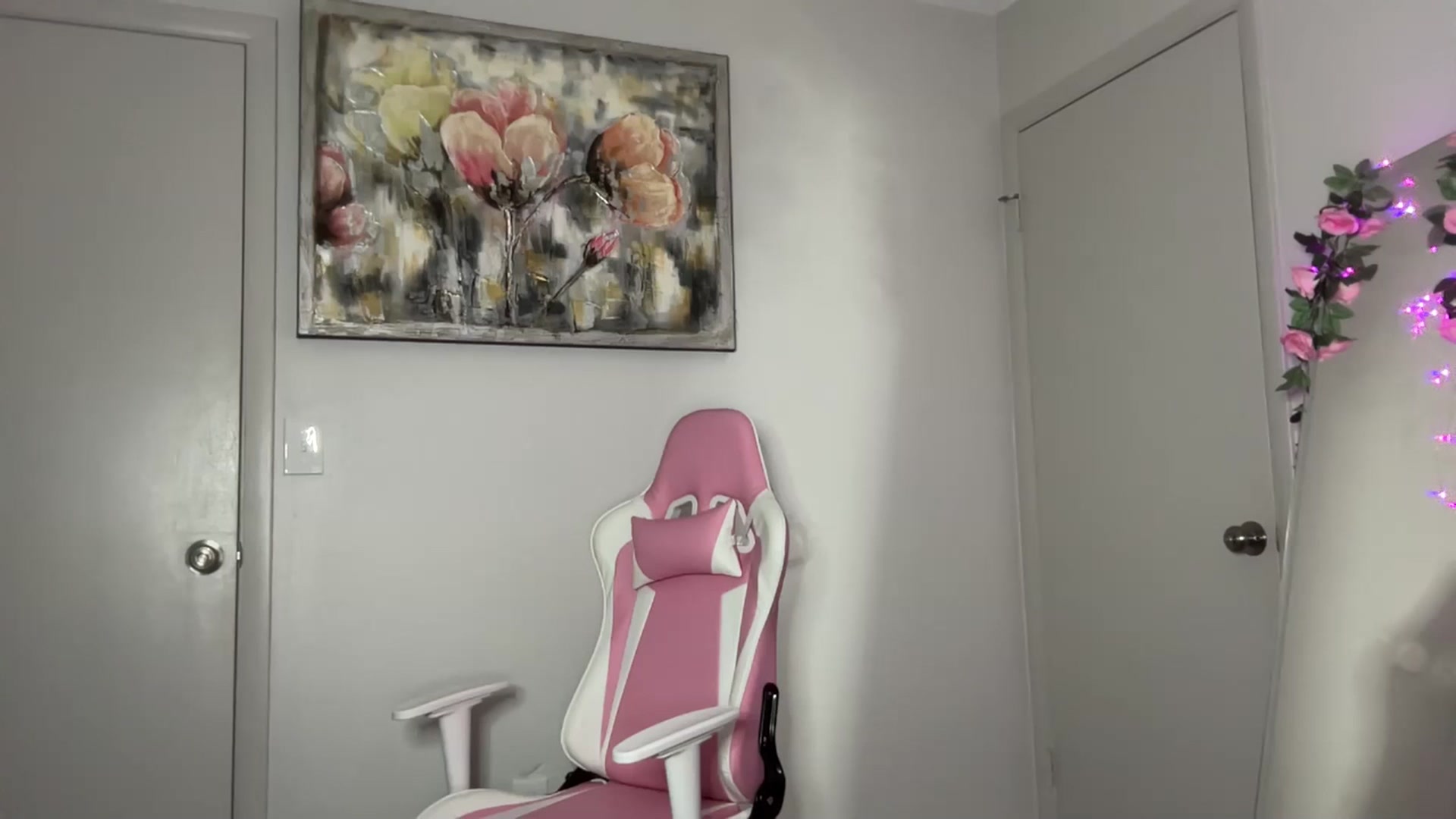 Gallery image thumbnail from StellaRose's myfreecams stream on, 01/01/2026, 24:02 image 9 of 20