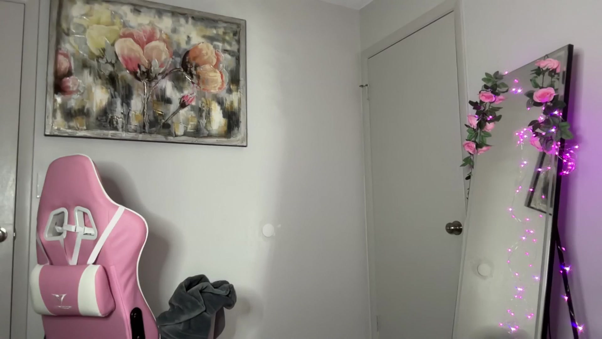 Gallery image thumbnail from StellaRose's myfreecams stream on, 01/05/2026, 02:08 image 14 of 20