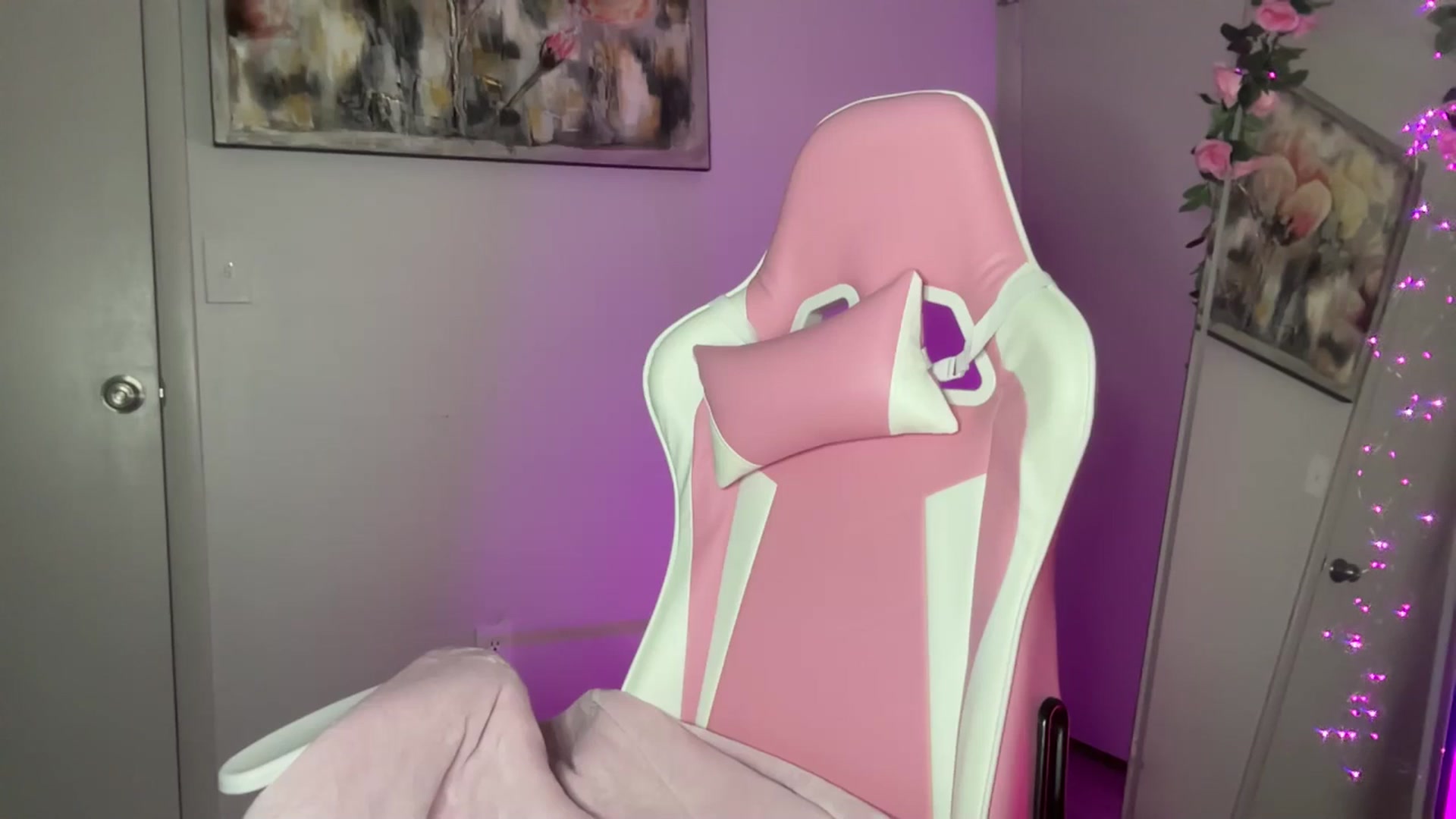 Gallery image thumbnail from StellaRose's myfreecams stream on, 01/16/2026, 04:33 image 11 of 20