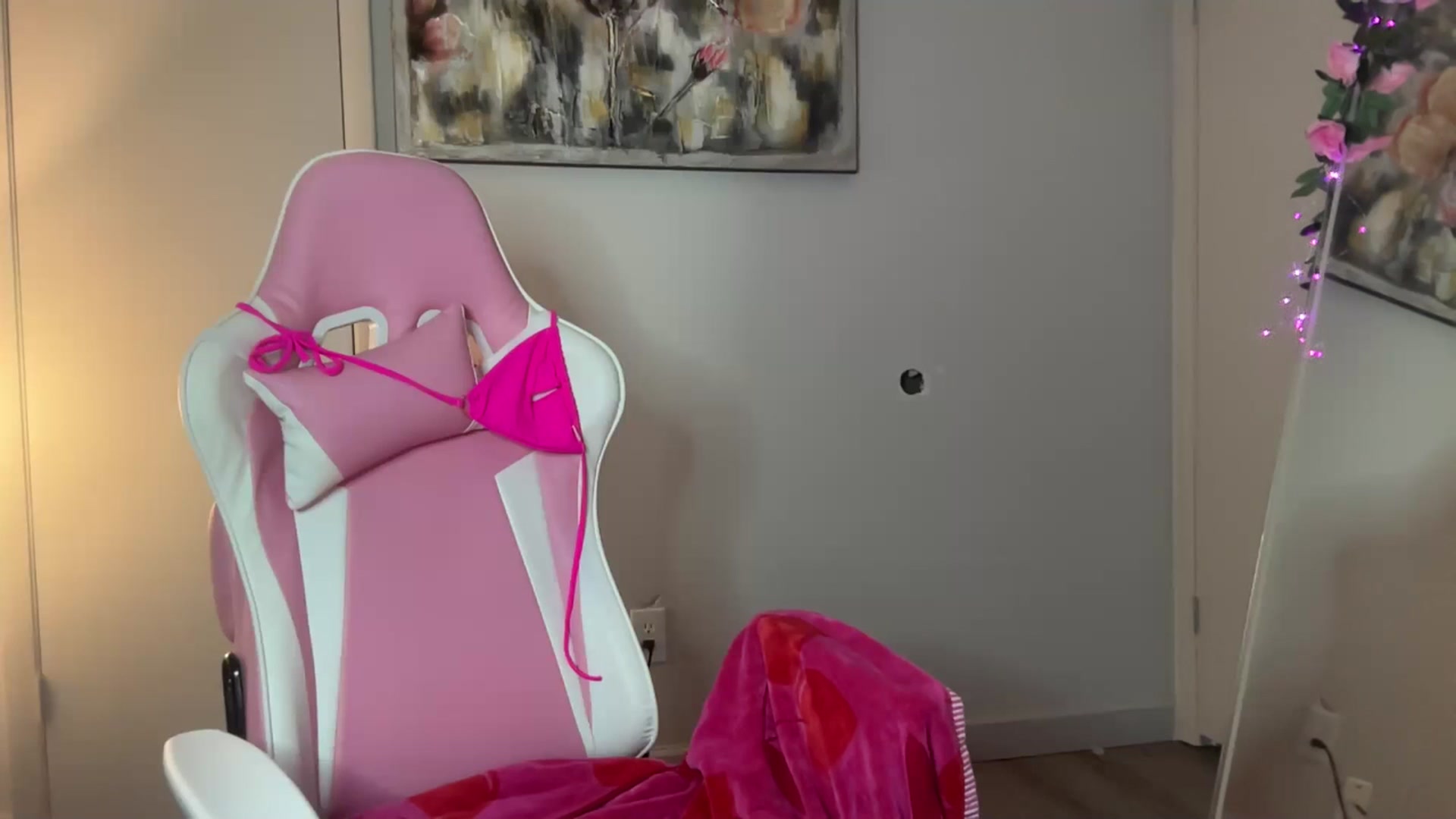 Gallery image thumbnail from StellaRose's myfreecams stream on, 02/01/2026, 04:03 image 16 of 20