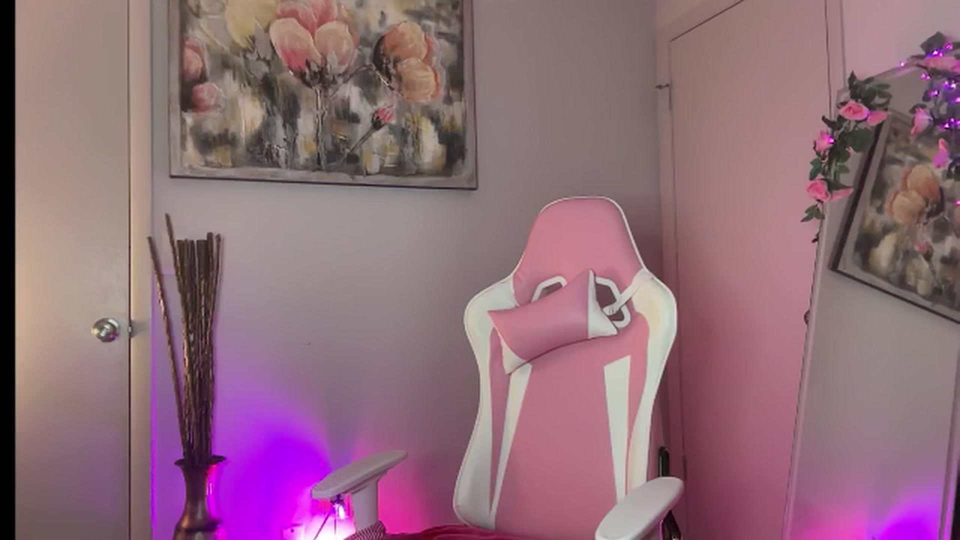 Gallery image thumbnail from StellaRose's myfreecams stream on, 02/18/2026, 05:39 image 19 of 20