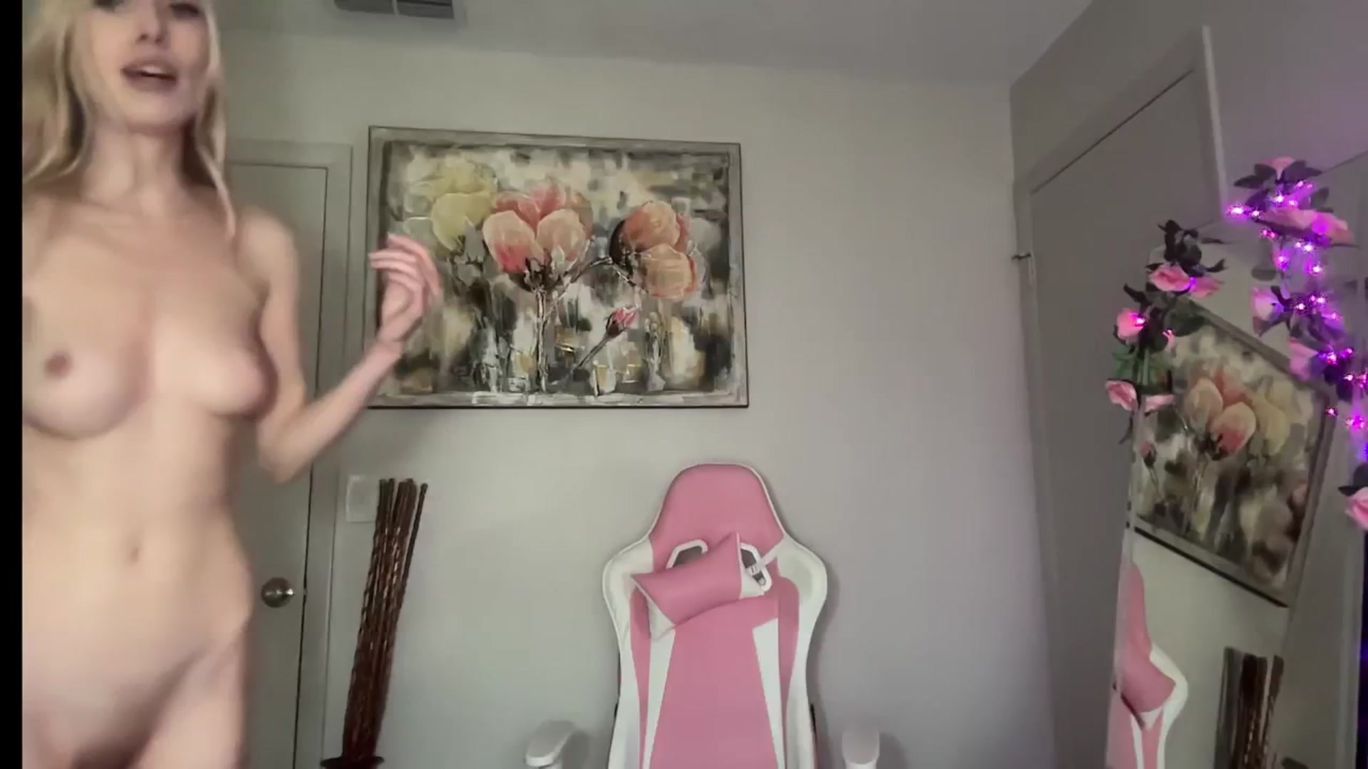 Gallery image thumbnail from StellaRose's myfreecams stream on, 03/16/2026, 22:05 image 18 of 20