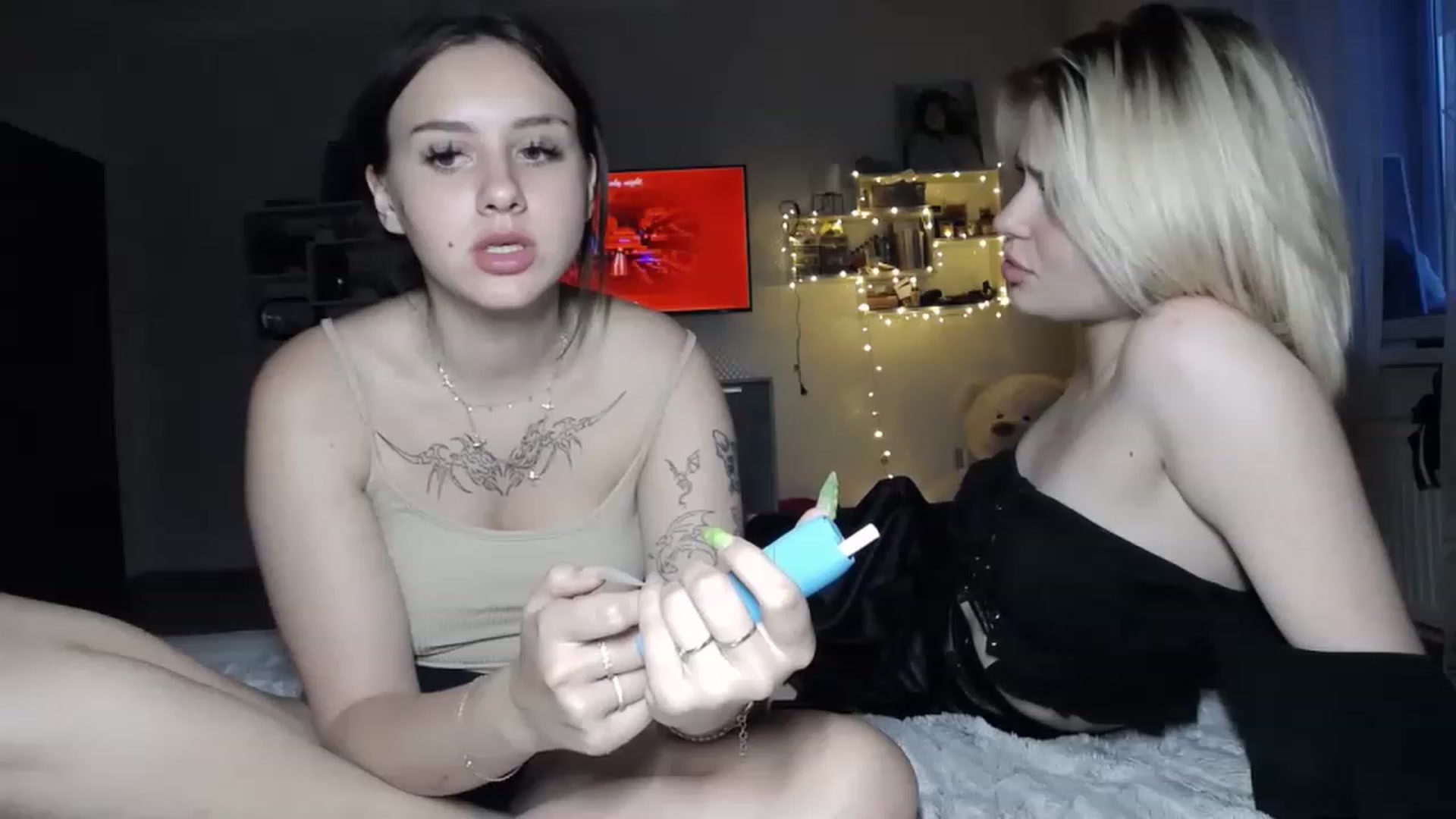 Gallery image thumbnail from StellaSol's myfreecams stream on, 07/06/2023, 18:23 image 1 of 20