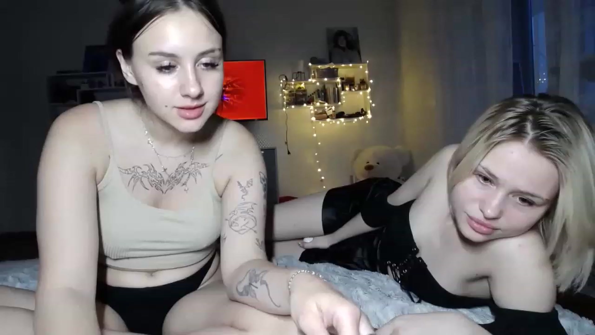 Gallery image thumbnail from StellaSol's myfreecams stream on, 07/06/2023, 18:23 image 7 of 20