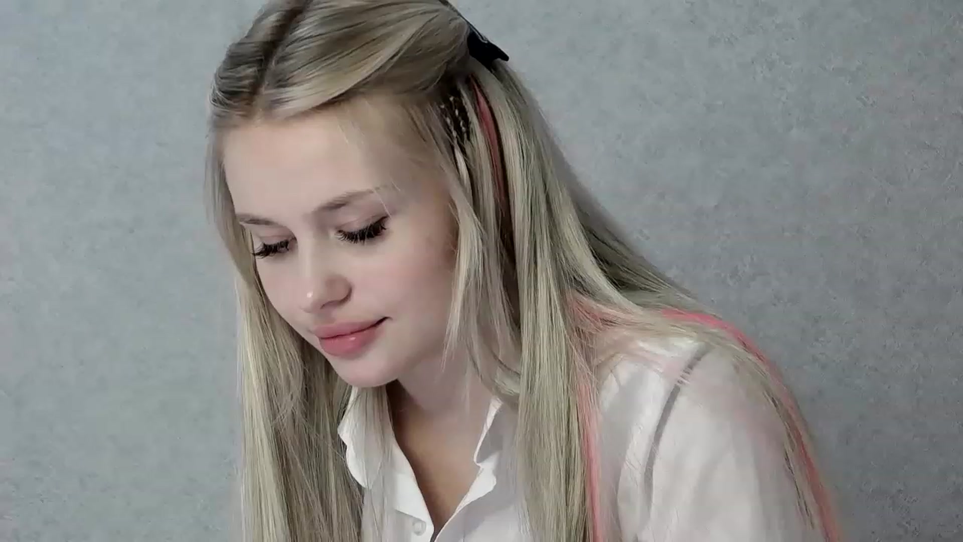 Gallery image thumbnail from StellaSol's myfreecams stream on, 08/16/2023, 22:24 image 7 of 20