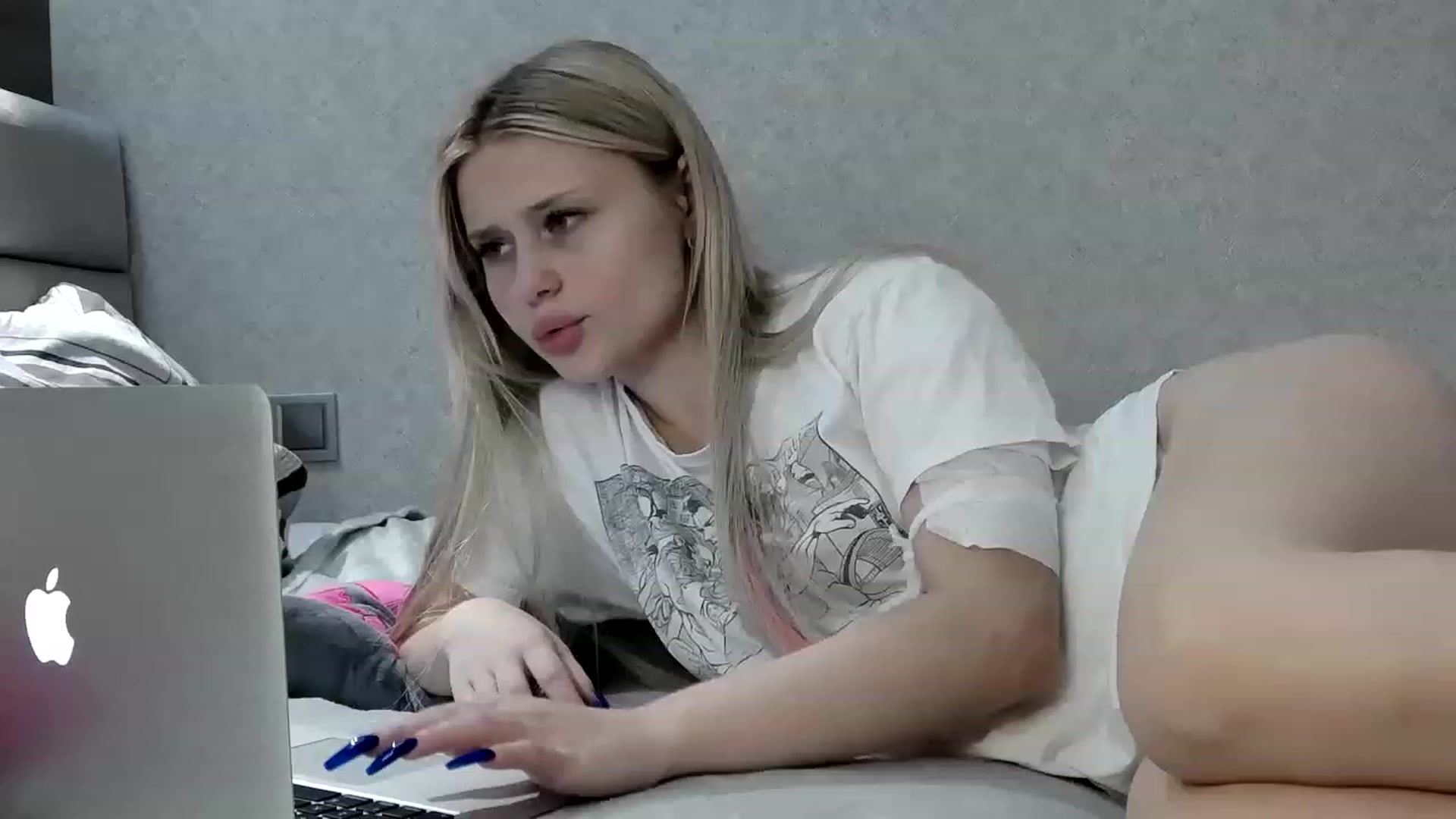 Gallery image thumbnail from StellaSol's myfreecams stream on, 08/18/2023, 23:15 image 2 of 20