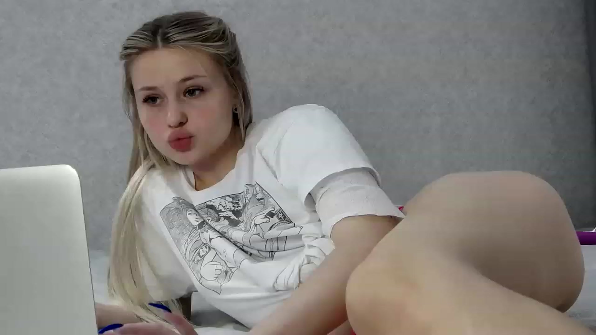 Gallery image thumbnail from StellaSol's myfreecams stream on, 08/20/2023, 01:04 image 9 of 20