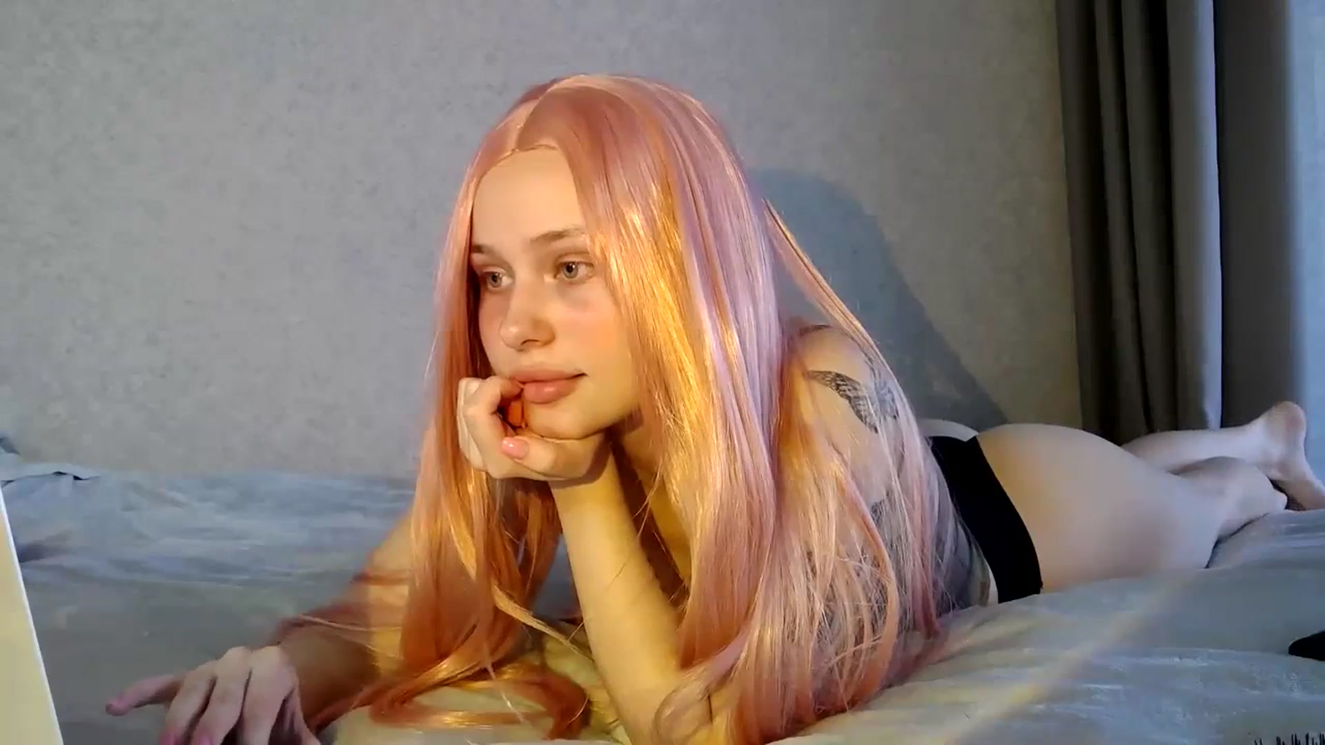 Gallery image thumbnail from StellaSol's myfreecams stream on, 09/13/2023, 15:57 image 8 of 20