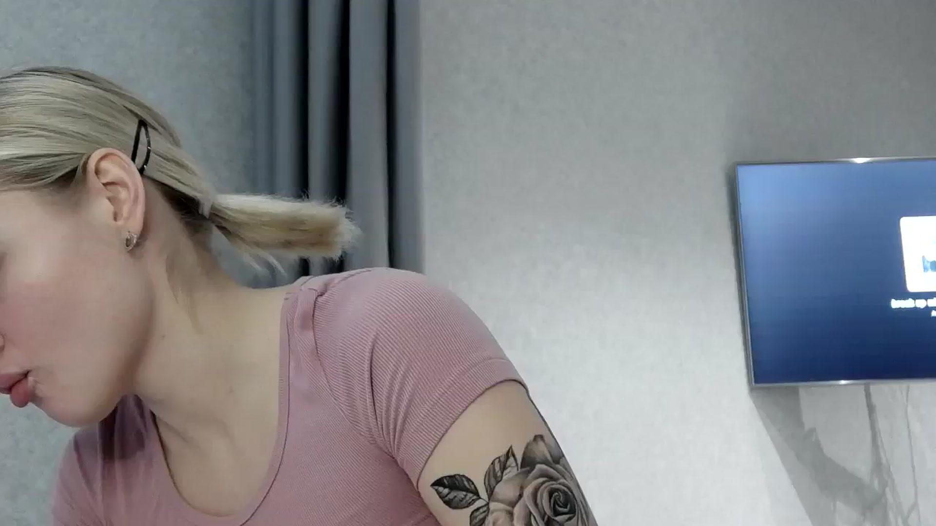 Gallery image thumbnail from StellaSol's myfreecams stream on, 09/15/2023, 21:01 image 15 of 20