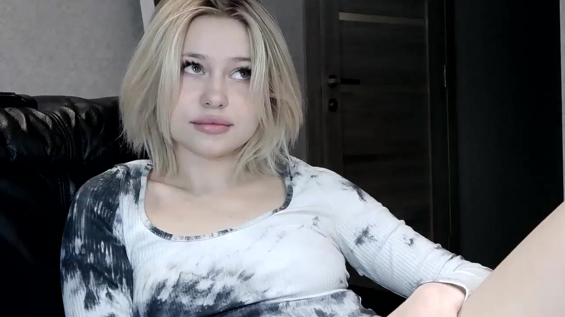Gallery image thumbnail from StellaSol's myfreecams stream on, 09/18/2023, 17:59 image 4 of 20