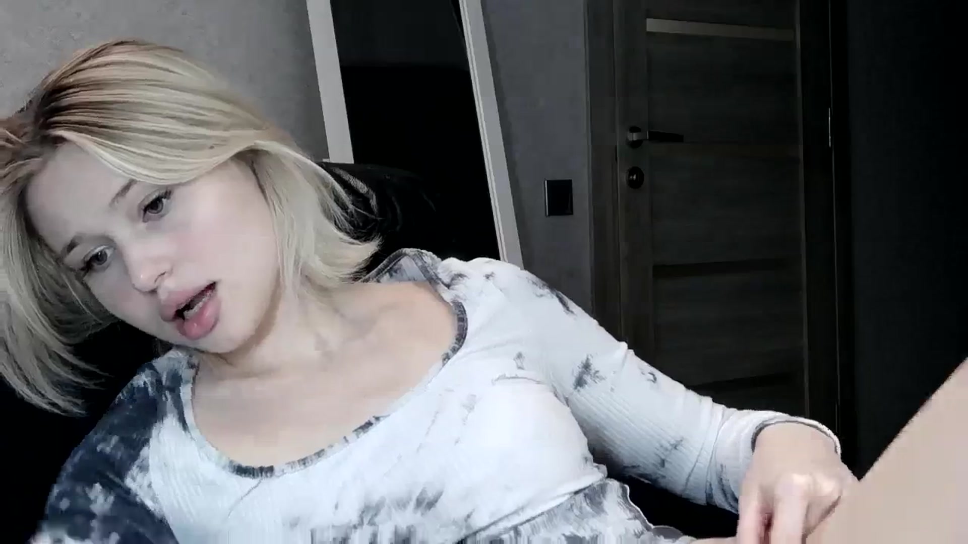 Gallery image thumbnail from StellaSol's myfreecams stream on, 09/18/2023, 17:59 image 6 of 20