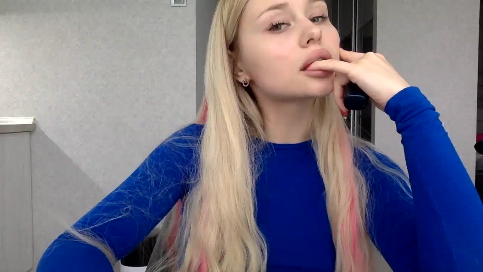 Gallery image thumbnail from StellaSol's myfreecams stream on, 10/25/2023, 12:36 image 9 of 20