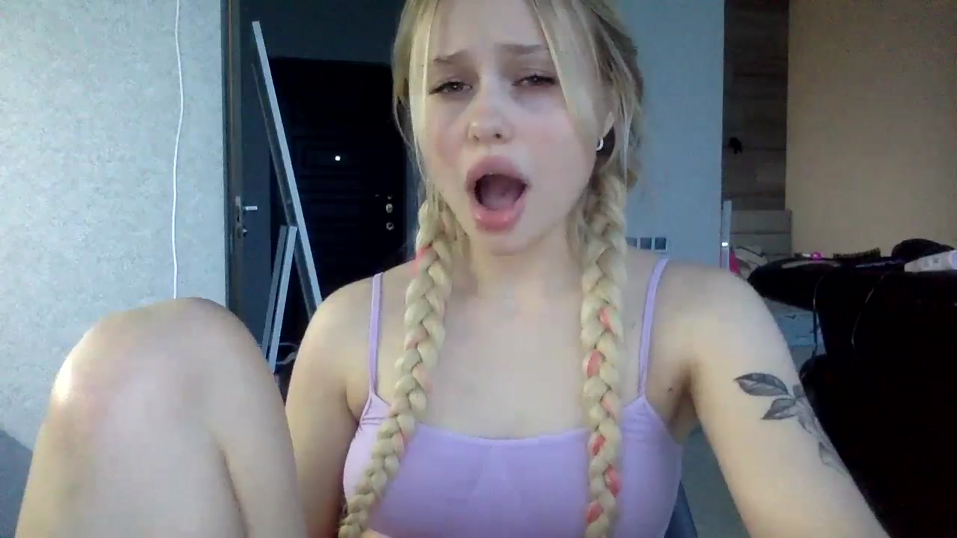 Gallery image thumbnail from StellaSol's myfreecams stream on, 11/11/2023, 14:58 image 14 of 20