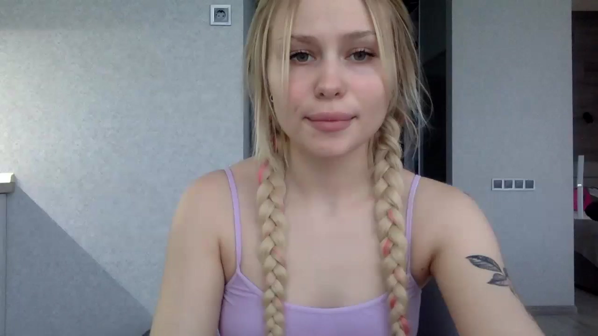 Gallery image thumbnail from StellaSol's myfreecams stream on, 11/11/2023, 14:58 image 9 of 20
