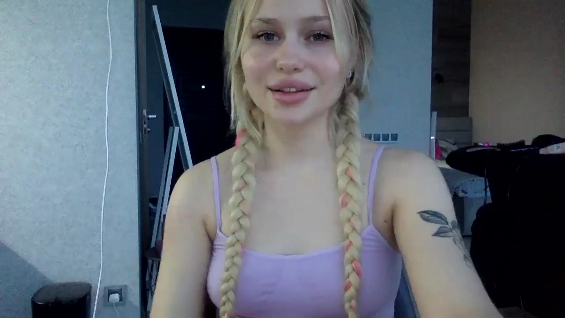 Gallery image thumbnail from StellaSol's myfreecams stream on, 11/11/2023, 14:58 image 13 of 20