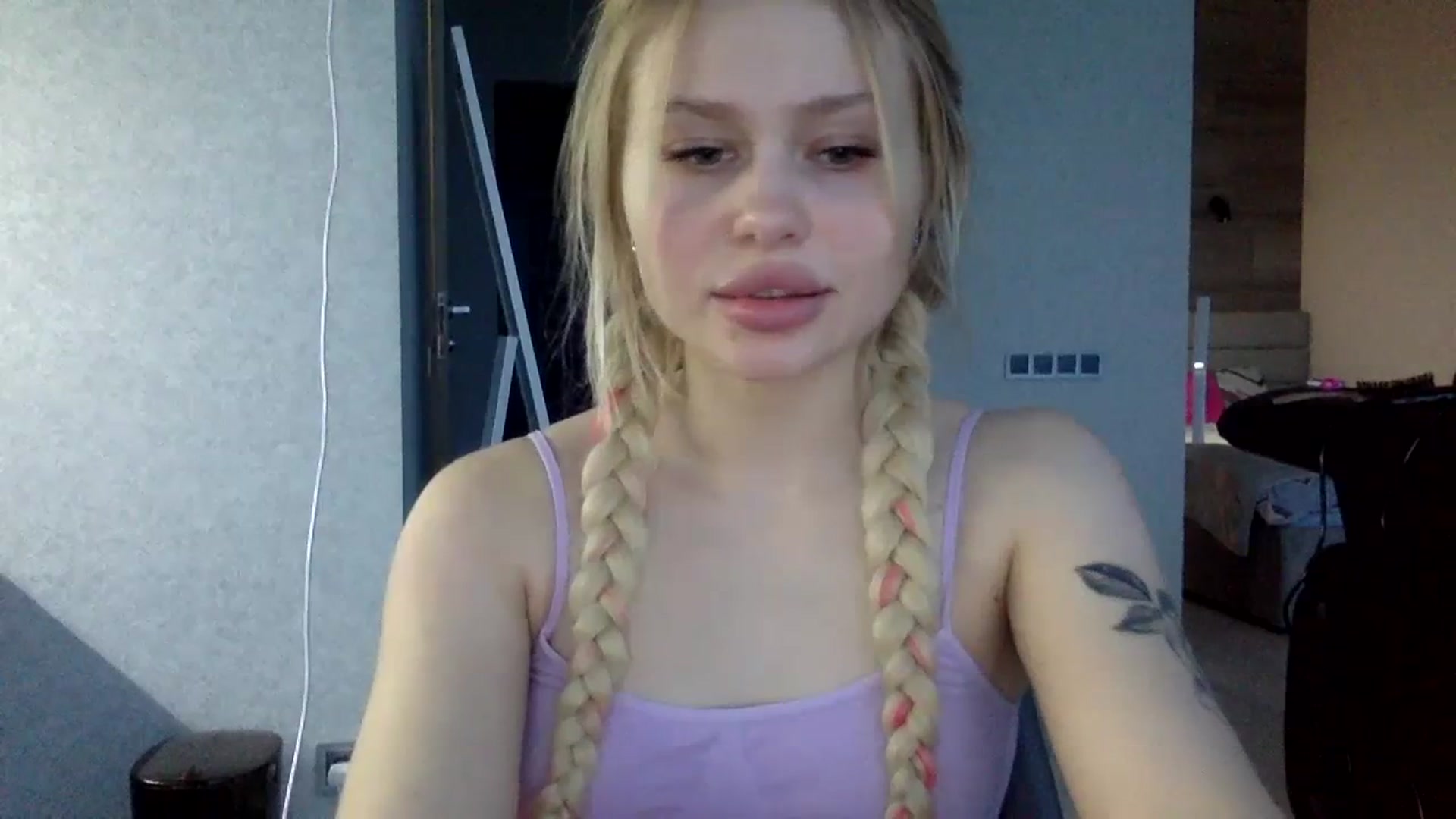 Gallery image thumbnail from StellaSol's myfreecams stream on, 11/11/2023, 14:58 image 15 of 20