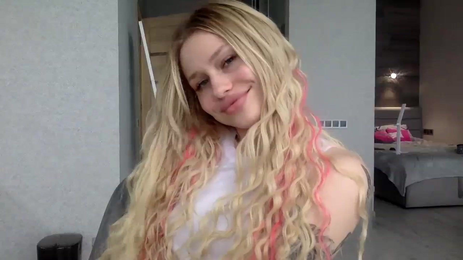 Gallery image thumbnail from StellaSol's myfreecams stream on, 11/12/2023, 13:00 image 9 of 20