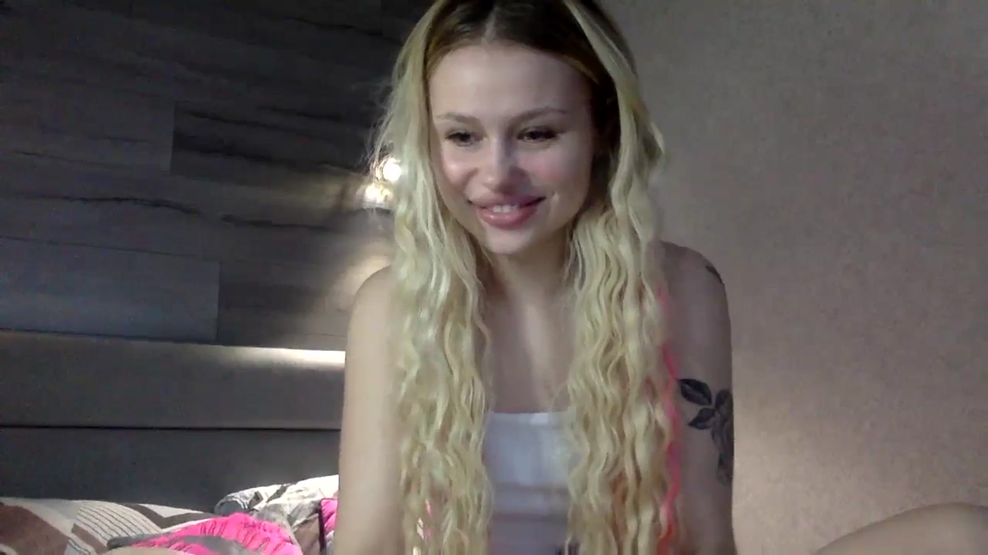 Gallery image thumbnail from StellaSol's myfreecams stream on, 11/12/2023, 14:04 image 17 of 20